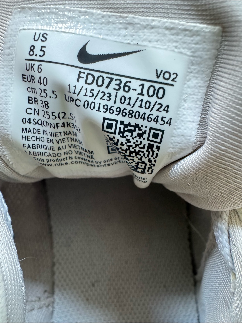 Nike Sneakers V2K Run Shoes - Picture 6 of 6